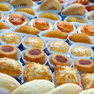 200 de salgados deliciosos para aniversario.